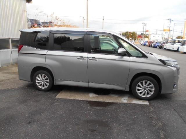 ノア ハイブリッドG 4WD 乗車定員7人 ハイブリッド(17枚目)