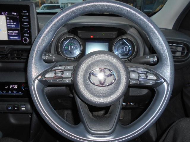 ヤリスクロス ハイブリッドX 4WD ハイブリッド メモリーナビ フルセグTV バックカメラ Bluetooth接続 スマートキー レーンアシスト 衝突被害軽減システム 盗難防止システム オートマチックハイビーム オートライト(8枚目)