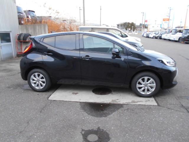 アクア Z 4WD ハイブリッド バックカメラ 全方位カメラ スマートキー LEDヘッドライト 衝突被害軽減システム トヨタセーフティーセンス レーンアシスト 記録簿 アイドリングストップ 運転席エアバッグ(20枚目)