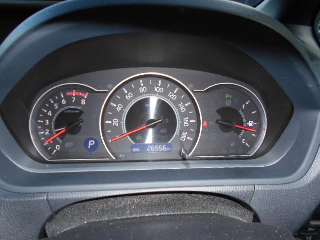 ヴォクシー ＺＳ　煌ＩＩＩ　４ＷＤ　乗車定員７人　両側電動スライドドア　メモリーナビ　フルセグＴＶ　バックカメラ　後席モニター　３列シート　アイドリングストップ　盗難防止システム　記録簿　衝突被害軽減システム　ＡＢＳ（3枚目）