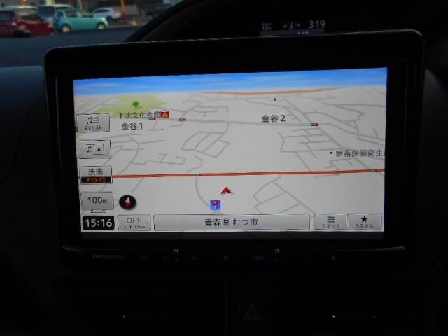 ヴォクシー ＺＳ　煌ＩＩＩ　４ＷＤ　乗車定員７人　両側電動スライドドア　メモリーナビ　フルセグＴＶ　バックカメラ　後席モニター　３列シート　アイドリングストップ　盗難防止システム　記録簿　衝突被害軽減システム　ＡＢＳ（5枚目）