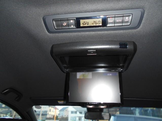 ヴォクシー ＺＳ　煌ＩＩＩ　４ＷＤ　乗車定員７人　両側電動スライドドア　メモリーナビ　フルセグＴＶ　バックカメラ　後席モニター　３列シート　アイドリングストップ　盗難防止システム　記録簿　衝突被害軽減システム　ＡＢＳ（13枚目）