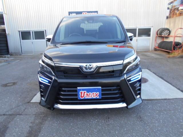 ヴォクシー ＺＳ　煌ＩＩＩ　４ＷＤ　乗車定員７人　両側電動スライドドア　メモリーナビ　フルセグＴＶ　バックカメラ　後席モニター　３列シート　アイドリングストップ　盗難防止システム　記録簿　衝突被害軽減システム　ＡＢＳ（18枚目）