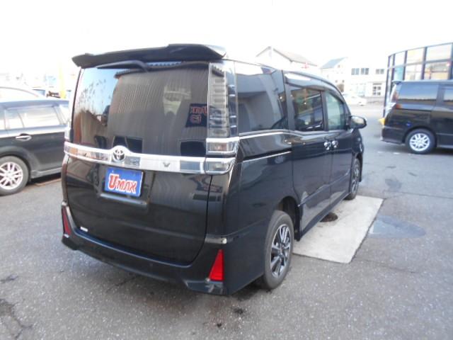 ヴォクシー ＺＳ　煌ＩＩＩ　４ＷＤ　乗車定員７人　両側電動スライドドア　メモリーナビ　フルセグＴＶ　バックカメラ　後席モニター　３列シート　アイドリングストップ　盗難防止システム　記録簿　衝突被害軽減システム　ＡＢＳ（23枚目）