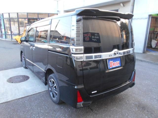 ヴォクシー ＺＳ　煌ＩＩＩ　４ＷＤ　乗車定員７人　両側電動スライドドア　メモリーナビ　フルセグＴＶ　バックカメラ　後席モニター　３列シート　アイドリングストップ　盗難防止システム　記録簿　衝突被害軽減システム　ＡＢＳ（24枚目）