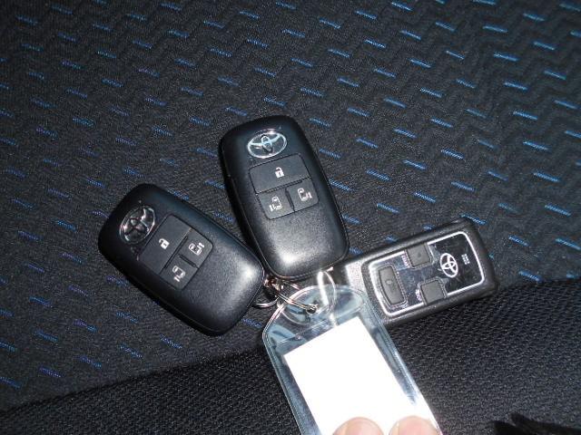 ルーミー カスタムG 4WD 両側電動スライドドア 衝突被害軽減システム メモリーナビ バックカメラ フルセグ LEDヘッドランプ アルミホイール スマートキー アイドリングストップ 盗難防止装置 キーレス 横滑り防止機能(13枚目)