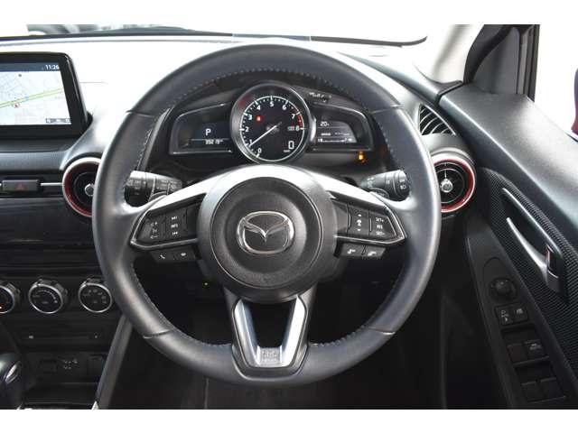 ＭＡＺＤＡ２ １５Ｓ　Ｂｌａｃｋ　Ｔｏｎｅ　Ｅｄｉｔｉｏｎ　３６０°ビュー　ＣＤ／ＤＶＤプレーヤー＋地デジチューナー　３６０°　キーレス　誤発進抑制　パーキングセンサー　レーダークルーズ　ＡＷＤ　ＬＥＤヘッドライト　ＥＴＣ　フルセグＴＶ　３６０°ビューカメラ（4枚目）