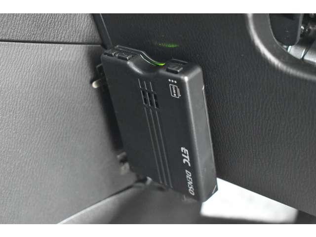 ＭＡＺＤＡ２ １５Ｓ　Ｂｌａｃｋ　Ｔｏｎｅ　Ｅｄｉｔｉｏｎ　３６０°ビュー　ＣＤ／ＤＶＤプレーヤー＋地デジチューナー　３６０°　キーレス　誤発進抑制　パーキングセンサー　レーダークルーズ　ＡＷＤ　ＬＥＤヘッドライト　ＥＴＣ　フルセグＴＶ　３６０°ビューカメラ（10枚目）