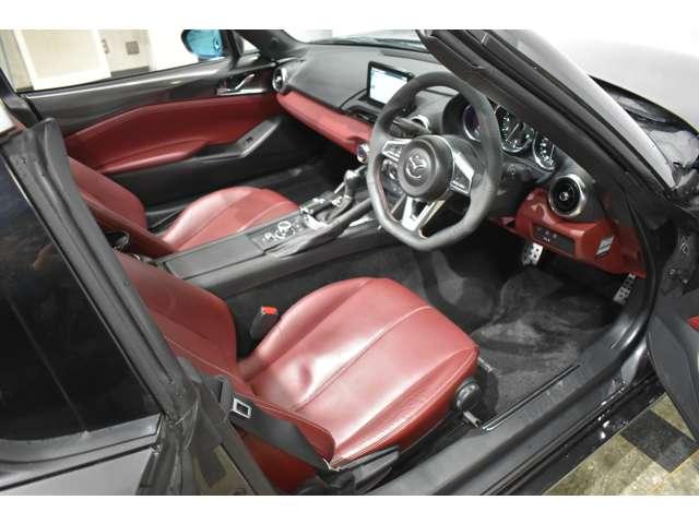ロードスターＲＦ ＶＳ　Ｂｕｒｇｕｎｄｙ　Ｓｅｌｅｃｔｉｏｎ　バーガンディセレクション・ＭＡＺＤＡＳＰＥＥＤスト　ＳＣＢＳ　クリソナ　ＬＥＤライト　キーフリー　アドバンストキー　ＥＴＣ車載器　本革シート　フルセグテレビ　定期点検記録簿　ナビＴＶ　シートヒーター（3枚目）
