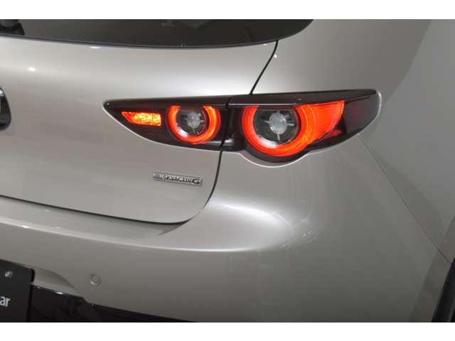 ＭＡＺＤＡ３ファストバック ＦＡＳＴＢＡＣＫ　２０Ｓ　Ｐｒｏａｃｔｉｖｅ　Ｔｏｕｒｉｎｇ　バーガンディパッケージ　レザーシート　３６０度ビュー　Ｐシート　フルセグＴＶ　レーダークルーズ　ＬＥＤヘッドライト　キーレス　衝突被害軽減ブレーキ　シートヒーター　ワンオーナー　ＤＶＤ再生　ＥＴＣ（17枚目）