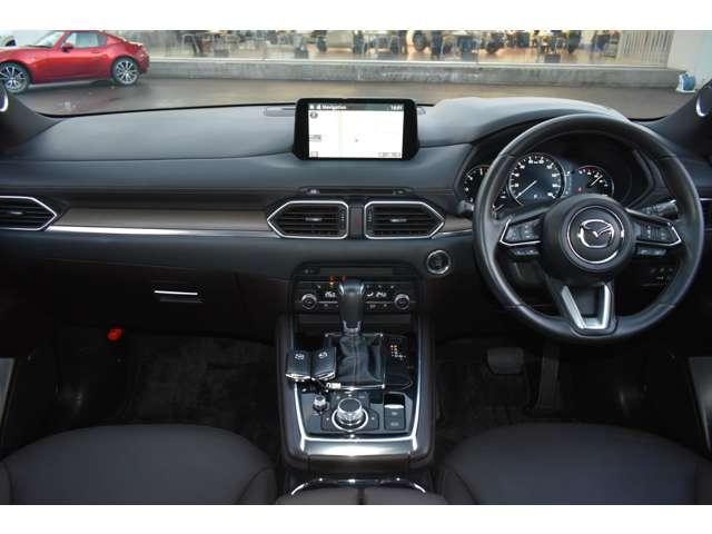 ＣＸ－８ ＸＤ　Ｌ　Ｐａｃｋａｇｅ　７人乗り　電動サンルーフ・ナッパレザー・フロント／　オートリアゲート　定期点検記録簿　ＤＶＤ再生機能　本革シート　シートエアコン　クリアランスソナー　１オーナー　パワーシート　バックカメラ付き　オートハイビーム（4枚目）