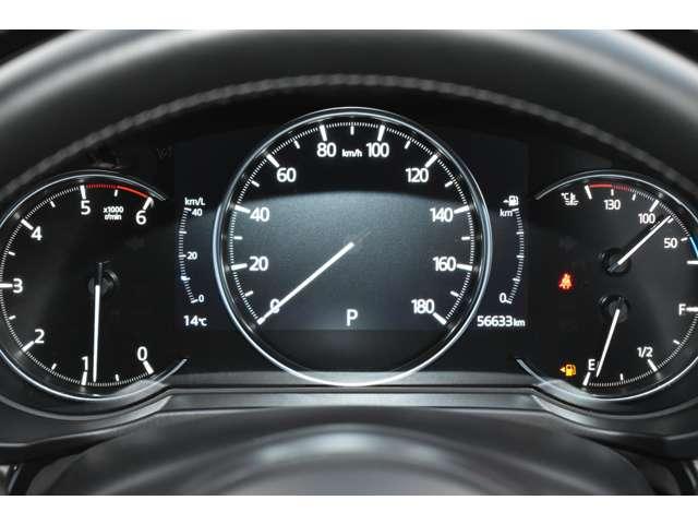 ＣＸ－８ ＸＤ　Ｌ　Ｐａｃｋａｇｅ　７人乗り　電動サンルーフ・ナッパレザー・フロント／　オートリアゲート　定期点検記録簿　ＤＶＤ再生機能　本革シート　シートエアコン　クリアランスソナー　１オーナー　パワーシート　バックカメラ付き　オートハイビーム（6枚目）