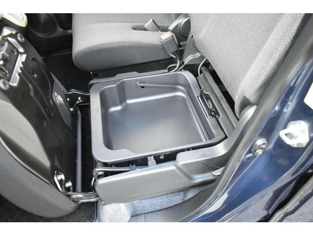 ワゴンＲスマイル ＨＹＢＲＩＤ　Ｓ　両側電動スライドドア・ケンウッドメモリー　前後誤発進抑制　１オーナー　フルタイム４ＷＤ　コーナーセンサー　フルオートエアコン　スマートキー　キーレスエントリー　イモビライザー　シートヒーター　ＤＶＤ（16枚目）