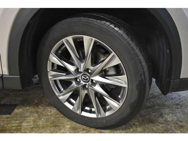 ＣＸ－８ ２５Ｓ　Ｌ　Ｐａｃｋａｇｅ　６人乗り　黒革・１０．２５インチナビ・３６０°ビューモニタ　４ＷＤ　エアシート　オートエアコン　Ｐシート　電動Ｒゲート　ミュージックプレイヤー接続可　ＬＥＤヘッドライト　レーダークルーズ　本革シート　キーフリー（18枚目）