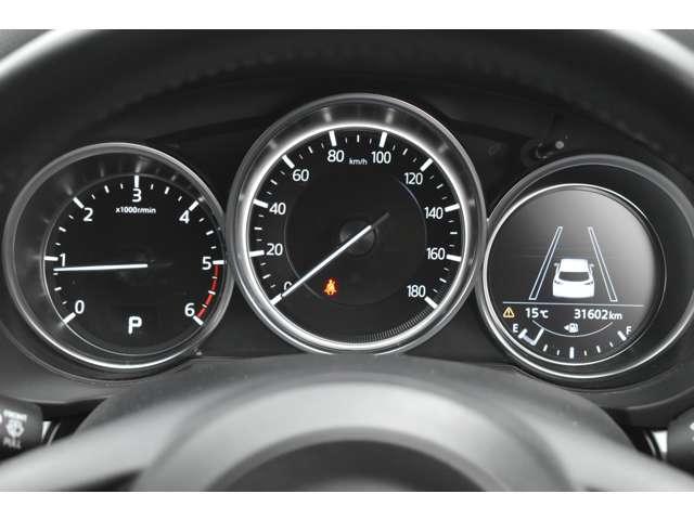 ＣＸ－８ ＸＤ　ＰＲＯＡＣＴＩＶＥ　６人乗り　ＣＤ／ＤＶＤ再生＋地デジ　ウォークスルー６人乗り・ＣＤ／ＤＶＤプレーヤー＋　リアエアコン　アドバンストキー　横滑り防止機能　ＵＳＢポート　電動Ｒゲート　地デジ　アイスト　ＤＶＤ再生可　エアコン　４ＷＤ　パワーシート　三列シート（5枚目）