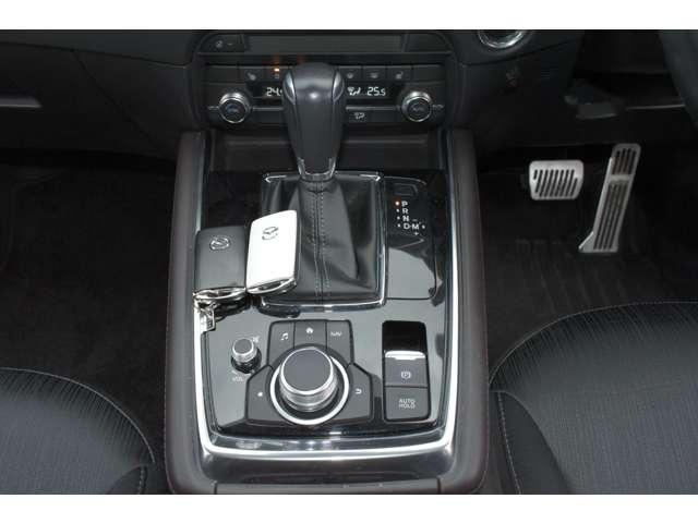 ＣＸ－８ ＸＤ　ＰＲＯＡＣＴＩＶＥ　６人乗り　ＣＤ／ＤＶＤ再生＋地デジ　ウォークスルー６人乗り・ＣＤ／ＤＶＤプレーヤー＋　リアエアコン　アドバンストキー　横滑り防止機能　ＵＳＢポート　電動Ｒゲート　地デジ　アイスト　ＤＶＤ再生可　エアコン　４ＷＤ　パワーシート　三列シート（8枚目）