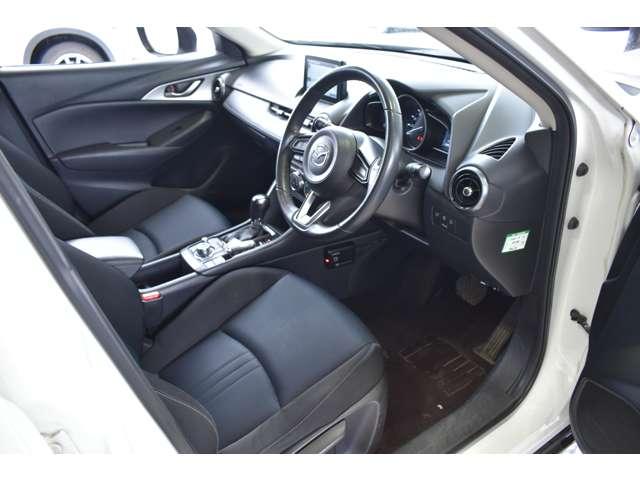 ＣＸ－３ ２．０　２０Ｓ　４ＷＤ　ハイビームコントロール付ＬＥＤライト　ナビ　衝突被害軽減ブレーキ　Ｂモニター　ＬＥＤヘッドライト　ＥＴＣ　オートエアコン　４ＷＤ　スマートキー　アイドリングストップ　横滑り防止　Ｐセンサー（3枚目）