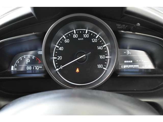 ＣＸ－３ ２．０　２０Ｓ　４ＷＤ　ハイビームコントロール付ＬＥＤライト　ナビ　衝突被害軽減ブレーキ　Ｂモニター　ＬＥＤヘッドライト　ＥＴＣ　オートエアコン　４ＷＤ　スマートキー　アイドリングストップ　横滑り防止　Ｐセンサー（4枚目）