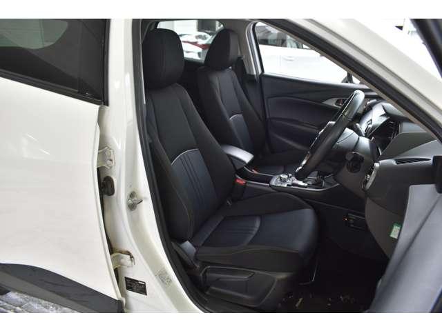 ＣＸ－３ ２．０　２０Ｓ　４ＷＤ　ハイビームコントロール付ＬＥＤライト　ナビ　衝突被害軽減ブレーキ　Ｂモニター　ＬＥＤヘッドライト　ＥＴＣ　オートエアコン　４ＷＤ　スマートキー　アイドリングストップ　横滑り防止　Ｐセンサー（8枚目）