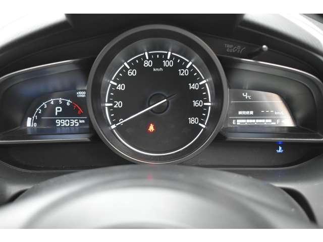 ＣＸ－３ ２．０　２０Ｓ　４ＷＤ　ハイビームコントロール付ＬＥＤライト　ナビ　衝突被害軽減ブレーキ　Ｂモニター　ＬＥＤヘッドライト　ＥＴＣ　オートエアコン　４ＷＤ　スマートキー　アイドリングストップ　横滑り防止　Ｐセンサー（4枚目）