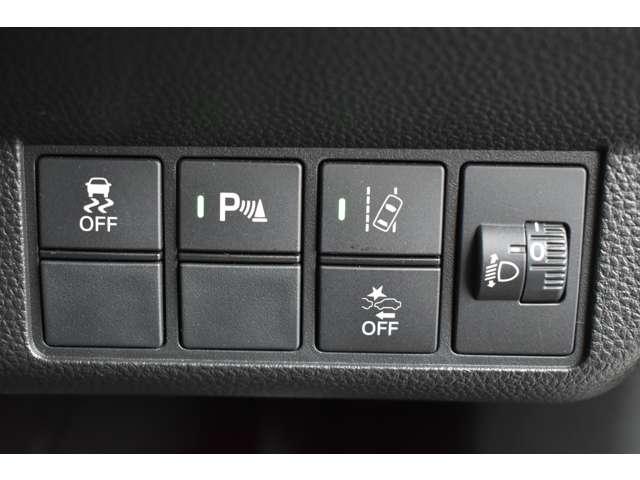 Ｎ－ＷＧＮカスタム カスタム　６６０　Ｌ　ターボ　ホンダ　センシング　４ＷＤ　記録簿　ＡＣ　ナビ＆ＴＶ　ＶＳＡ　ＡＣＣ　フルセグテレビ　ＡＢＳ　ＬＥＤ　１オーナ　パワーステアリング　エアバッグ　コーナーセンサー　衝突軽減　アルミホイール　ＤＶＤ　サイドエアバッグ　４ＷＤ　ターボ（9枚目）