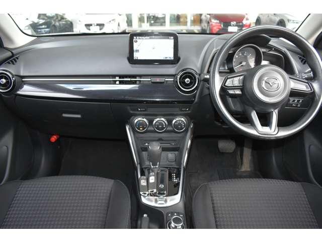 デミオ １．５　１５Ｓ　４ＷＤ　全周囲カメラ　アドバンストキー　衝突被害軽減ブレーキ　ＤＶＤ再生　コーナーソナー　キーレス　横滑り防止装置　オートエアコン　４ＷＤ　ＥＴＣ　バックカメラ　アイドリングストップ　パワステ　地デジＴＶ（3枚目）