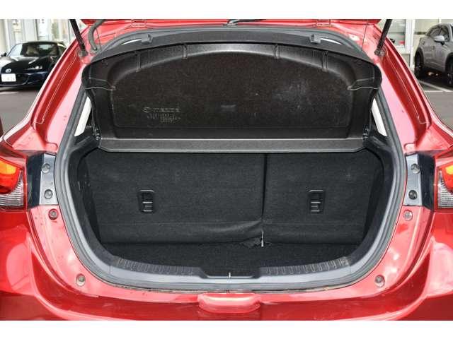 デミオ １．５　１５Ｓ　４ＷＤ　全周囲カメラ　アドバンストキー　衝突被害軽減ブレーキ　ＤＶＤ再生　コーナーソナー　キーレス　横滑り防止装置　オートエアコン　４ＷＤ　ＥＴＣ　バックカメラ　アイドリングストップ　パワステ　地デジＴＶ（14枚目）