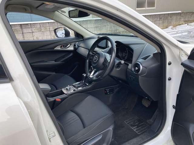 ＣＸ－３ ２．０　２０Ｓ　４ＷＤ　ハイビームコントロール付ＬＥＤライト　ナビ　衝突被害軽減ブレーキ　Ｂモニター　ＬＥＤヘッドライト　ＥＴＣ　オートエアコン　４ＷＤ　スマートキー　アイドリングストップ　横滑り防止　Ｐセンサー（3枚目）