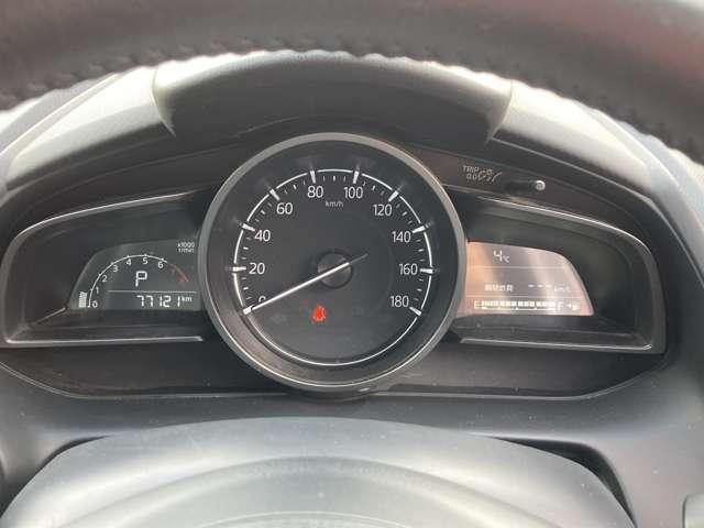 ＣＸ－３ ２．０　２０Ｓ　４ＷＤ　ハイビームコントロール付ＬＥＤライト　ナビ　衝突被害軽減ブレーキ　Ｂモニター　ＬＥＤヘッドライト　ＥＴＣ　オートエアコン　４ＷＤ　スマートキー　アイドリングストップ　横滑り防止　Ｐセンサー（4枚目）