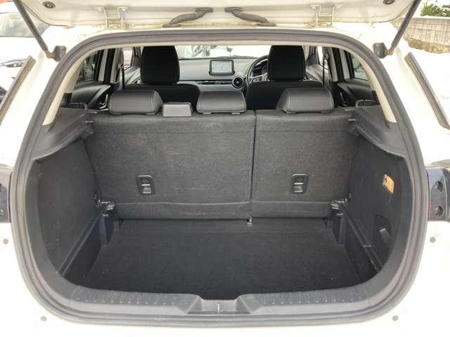 ＣＸ－３ ２．０　２０Ｓ　４ＷＤ　ハイビームコントロール付ＬＥＤライト　ナビ　衝突被害軽減ブレーキ　Ｂモニター　ＬＥＤヘッドライト　ＥＴＣ　オートエアコン　４ＷＤ　スマートキー　アイドリングストップ　横滑り防止　Ｐセンサー（10枚目）