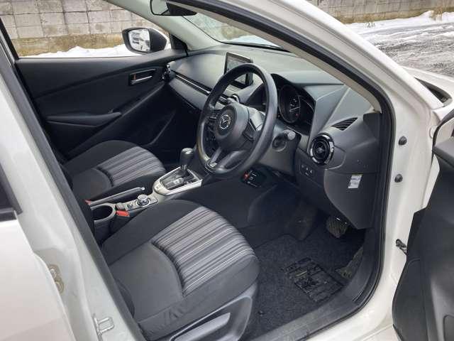 ＭＡＺＤＡ２ １．５　１５Ｓ　４ＷＤ　ビジネスユースＰＫＧ　ＨＢＣ付きＬＥＤライト　追突防止装置　メモリーナビ　ＬＥＤ　横滑り防止　オートエアコン　オートハイビーム　コーナーセンサー　ＥＴＣ　４ＷＤ　アイドリングストップ　バックカメラ（3枚目）