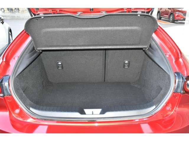 ＭＡＺＤＡ３ファストバック ＦＡＳＴＢＡＣＫ　２０Ｓ　ＰＲＯＡＣＴＩＶＥ　Ｔｏｕｒｉｎｇ　３６０°セーフティパッケージ　全周囲モニタ　レーダークルコン　ＬＥＤライト　メモリーナビ　オートハイビーム　エアバッグ　ミュージックプレイヤー接続可　ＡＢＳ　キーフリー　ナビＴＶ　バックカメラ　記録簿（14枚目）