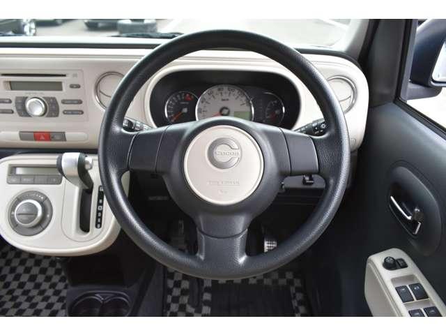 ミラココア ６６０　プラス　Ｘ　４ＷＤ　純正ＣＤオーディオ・ベンチシート・オートエ　セキュリティーアラーム　エアバック　インテリキー　デュアルエアバック　ＡＡＣ　寒冷地仕様　ＡＢＳ付　パワーウインドウ　パワーステアリング　キーフリー　４ＷＤ（4枚目）