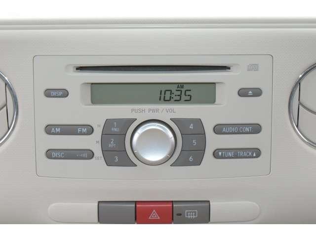 ミラココア ６６０　プラス　Ｘ　４ＷＤ　純正ＣＤオーディオ・ベンチシート・オートエ　セキュリティーアラーム　エアバック　インテリキー　デュアルエアバック　ＡＡＣ　寒冷地仕様　ＡＢＳ付　パワーウインドウ　パワーステアリング　キーフリー　４ＷＤ（6枚目）