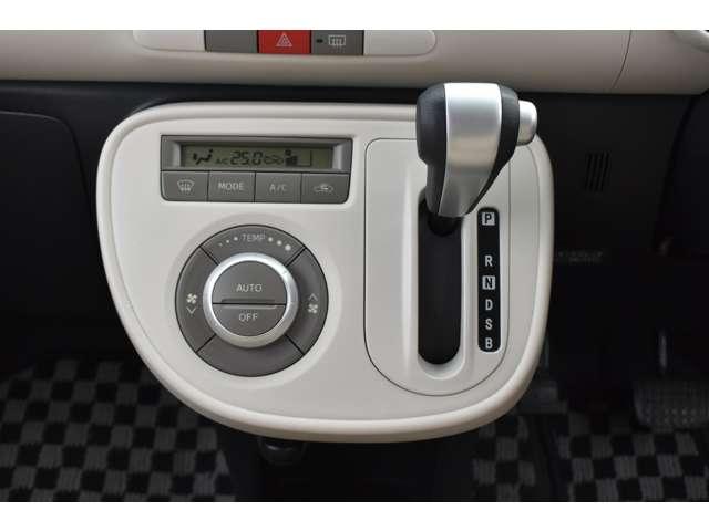 ミラココア ６６０　プラス　Ｘ　４ＷＤ　純正ＣＤオーディオ・ベンチシート・オートエ　セキュリティーアラーム　エアバック　インテリキー　デュアルエアバック　ＡＡＣ　寒冷地仕様　ＡＢＳ付　パワーウインドウ　パワーステアリング　キーフリー　４ＷＤ（7枚目）