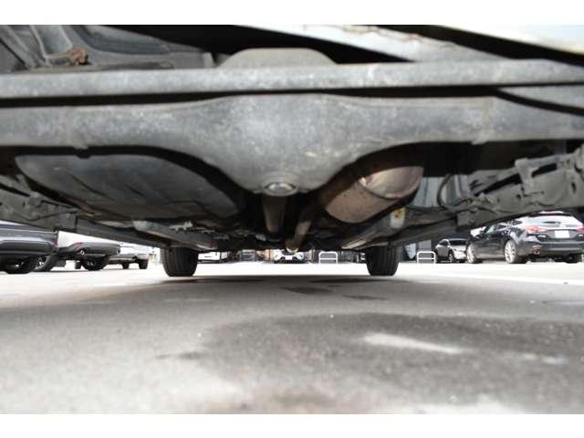 ミラココア ６６０　プラス　Ｘ　４ＷＤ　純正ＣＤオーディオ・ベンチシート・オートエ　セキュリティーアラーム　エアバック　インテリキー　デュアルエアバック　ＡＡＣ　寒冷地仕様　ＡＢＳ付　パワーウインドウ　パワーステアリング　キーフリー　４ＷＤ（19枚目）