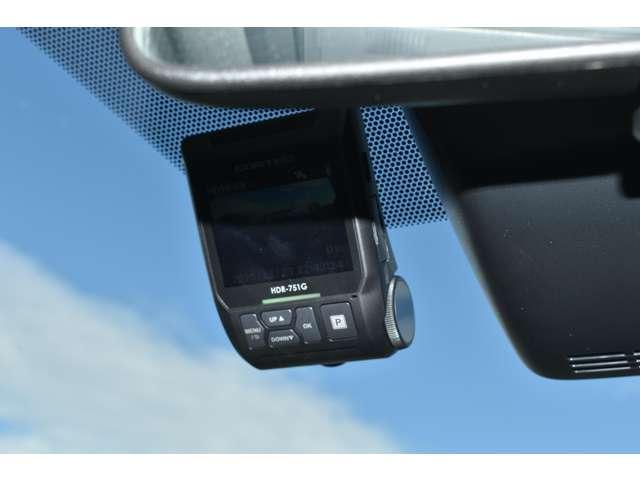 ヴォクシー ２．０　ＺＳ　煌　４ＷＤ　両側電動ドア・ＬＥＤライト・フリップダウ　セキュリティー　点検記録簿　スマートキー＆プッシュスタート　Ｗエアコン　ＬＥＤヘッド　ミュージックプレイヤー接続可　４ＷＤ車　横滑り防止　バックモニター（11枚目）