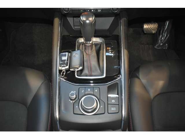 ＣＸ－５ ＸＤ　ＢＬＡＣＫ　ＴＯＮＥ　ＥＤＩＴＩＯＮ　地デジ　特別仕様車ブラックトーンエディション　ＬＥＤライト　アドバンスドキー　クリアランスソナー　ＥＴＣ　運転席パワーシート　前席シートヒーター　ＡＷＤ　ターボ　ＤＳＣ　ナビＴＶ　バックカメラ　盗難防止装置（8枚目）
