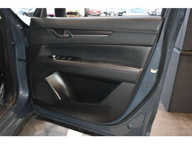 ＣＸ－５ ＸＤ　ＢＬＡＣＫ　ＴＯＮＥ　ＥＤＩＴＩＯＮ　地デジ　特別仕様車ブラックトーンエディション　ＬＥＤライト　アドバンスドキー　クリアランスソナー　ＥＴＣ　運転席パワーシート　前席シートヒーター　ＡＷＤ　ターボ　ＤＳＣ　ナビＴＶ　バックカメラ　盗難防止装置（12枚目）