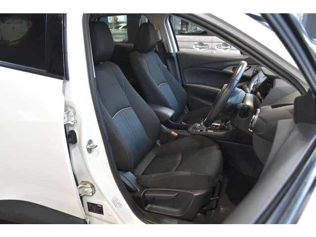 ＣＸ－３ ２．０　２０Ｓ　４ＷＤ　ハイビームコントロール付ＬＥＤライト　ナビ　衝突被害軽減ブレーキ　Ｂモニター　ＬＥＤヘッドライト　ＥＴＣ　オートエアコン　４ＷＤ　スマートキー　アイドリングストップ　横滑り防止　Ｐセンサー（8枚目）