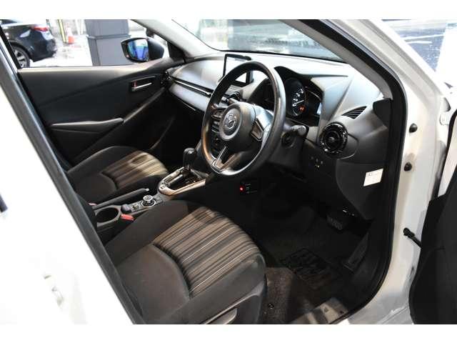 ＭＡＺＤＡ２ １．５　１５Ｓ　４ＷＤ　ビジネスユースＰＫＧ　ＨＢＣ付きＬＥＤライト　追突防止装置　メモリーナビ　ＬＥＤ　横滑り防止　オートエアコン　オートハイビーム　コーナーセンサー　ＥＴＣ　４ＷＤ　アイドリングストップ　バックカメラ（3枚目）