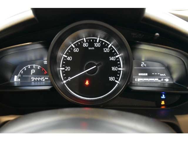 ＣＸ－３ ２．０　２０Ｓ　４ＷＤ　ハイビームコントロール付ＬＥＤライト　ナビ　衝突被害軽減ブレーキ　Ｂモニター　ＬＥＤヘッドライト　ＥＴＣ　オートエアコン　４ＷＤ　スマートキー　アイドリングストップ　横滑り防止　Ｐセンサー（4枚目）