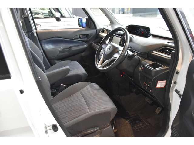 ソリオ １．２　Ｇ　４ＷＤ　電動スライドドア　バックアイカメラ　サイドエアＢ　キーフリー　運転席エアバッグ　横滑防止　インテリキー　ＡＡＣ　助手席エアバッグ　オートハイビーム　ＥＴＣ車載器　パワステ　フルフラット　ＡＢＳ　４ＷＤ（3枚目）