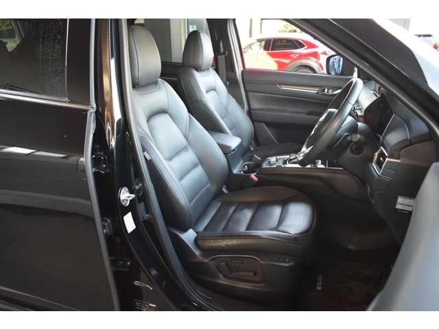 �u���b�N���U�[�̃t�����g�V�[�g�͂R�i�K�����\�ȃV�[�g�q�[�^�[�t���A�^�]�Ȃ̓������[�@�\�t���p���[�V�[�g�ł��B