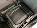 助手席下小物入れ