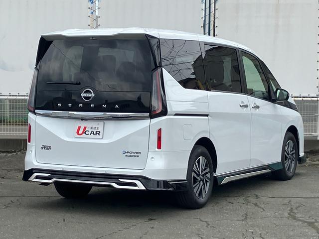 セレナ ｅ－４ＯＲＣＥ　ハイウェイスターＶ　４ＷＤ　届け出済み未使用車　ＡＷＩＮフルエアロ　寒冷地仕様　日産コネクトナビ　アラウンドビューモニター　ドライブレコーダー　ＬＥＤヘッドライト　ＥＴＣ２．０　ＳＯＳコール　デジタルルームミラー（2枚目）