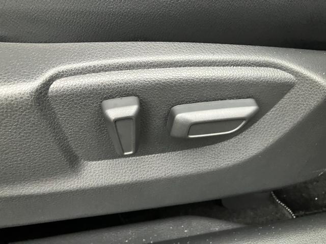 エクリプスクロスＰＨＥＶ Ｐ　４ＷＤ　本革シート　前後シートヒーター　純正ナビ　アラウンドビューモニタ－　ＭＩ－ＰＩＬＯＴ　　衝突被害軽減ブレーキ　コーナーセンサー　ドライブレコーダー　ＥＴＣ２．０　１０年１０万キロ特別保証延長（11枚目）