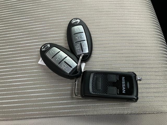 セレナ ハイウェイスターV 4WD プロパイロット デジタルルームミラー シートヒーター 9インチナビ 後席モニター ETC エンジンスターター  ドライブレコーダー ステアリングヒーター(9枚目)