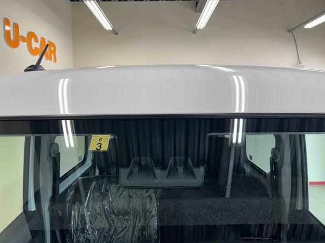 ハイゼットカーゴ クルーズ　電子制御式４ＷＤ　スマアシ（ダイハツ予防安全機能）　両側スライドドア　キーフリー　ハロゲンヘッドランプ　オートライト　マニュアルエアコン　電動格納式ドアミラー　パワーウィンドゥ　アイドリングストップ（69枚目）