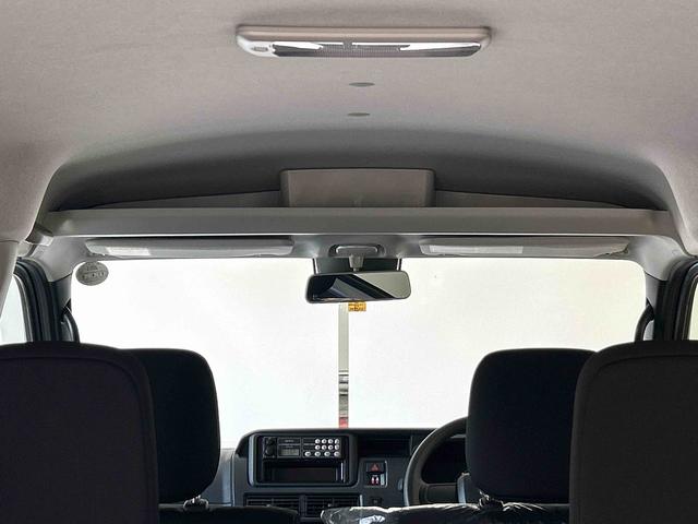 ハイゼットカーゴ クルーズターボ　電子制御式４ＷＤ　スマアシ（ダイハツ予防安全機能）　社外ＡＭ／ＦＭラジオ　両側スライドドア　キーフリー　ハロゲンヘッドランプ　オートライト　マニュアルエアコン　電動格納式ドアミラー　パワーウィンドゥ（55枚目）